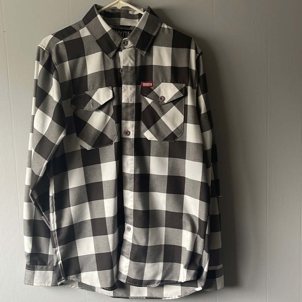 Mens size small Dixxon “Pinnacle” flannel. EUC been washed once but never worn.